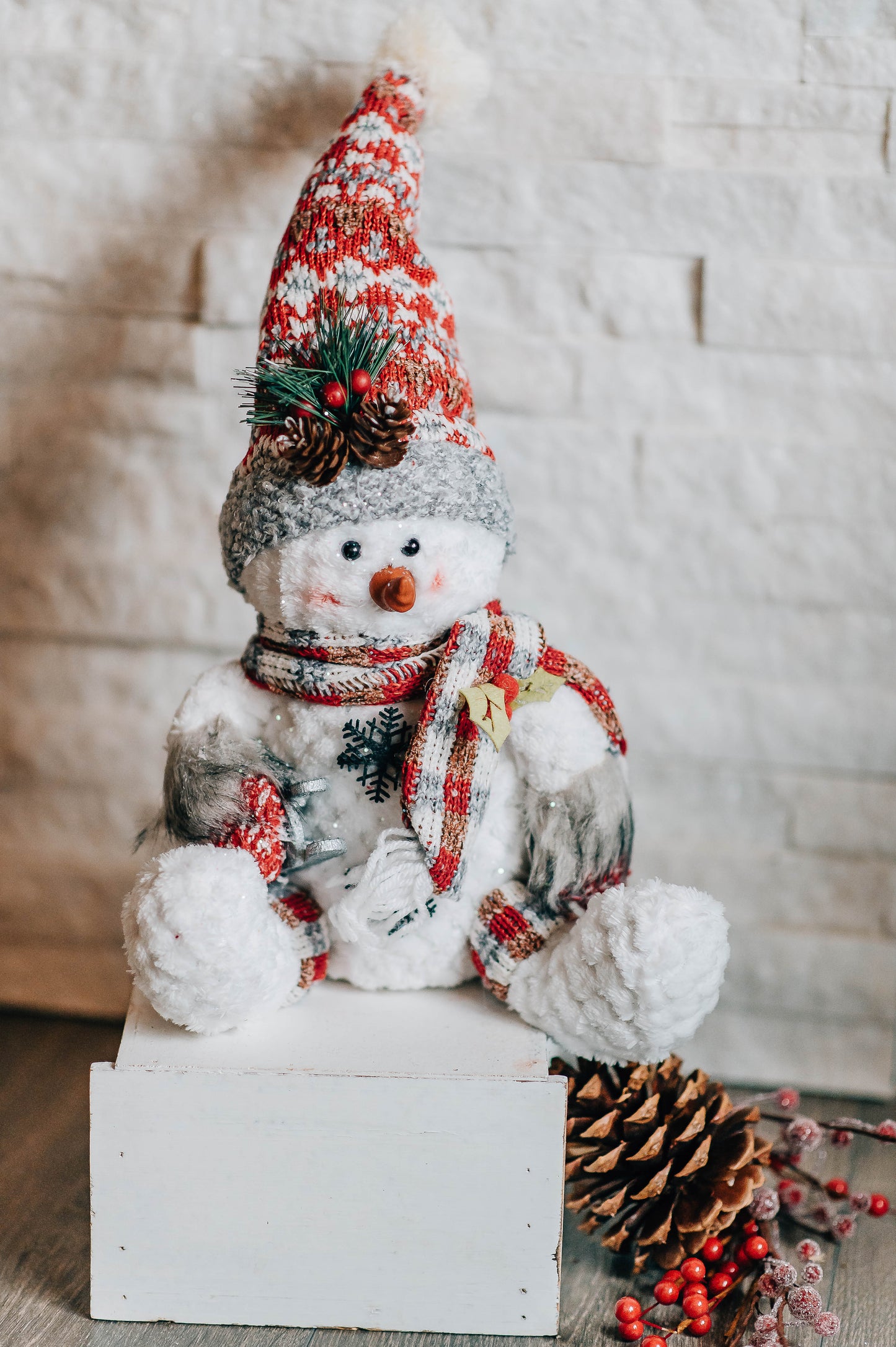 Assorted Snowmen Seated- Red & White *NEW*